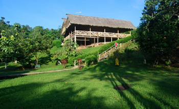 Yarina Lodge