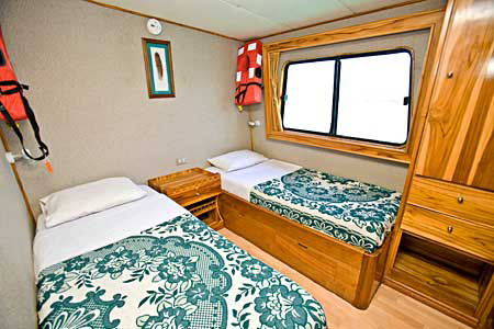 Fragata yacht