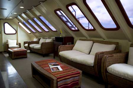 M/C Nina Lounge