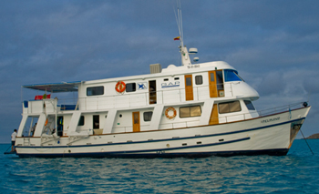 PelicanoYacht