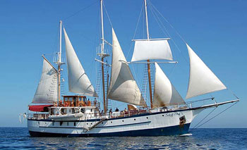 Islas Galápagos - Velero a Motor Sagitta