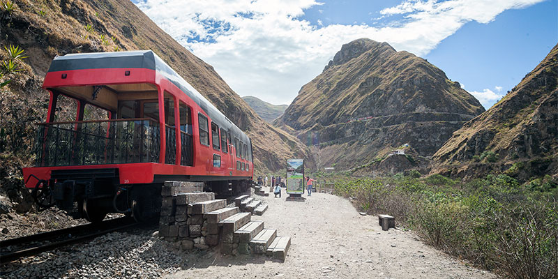 tren ecuador train cruise galapagos ecuador guayaquil quito