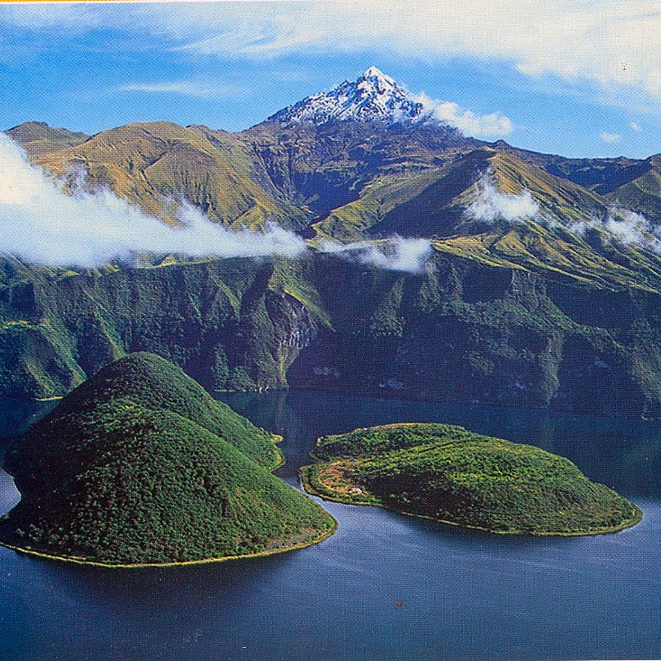 cuicocha imbabura ecuador highlands