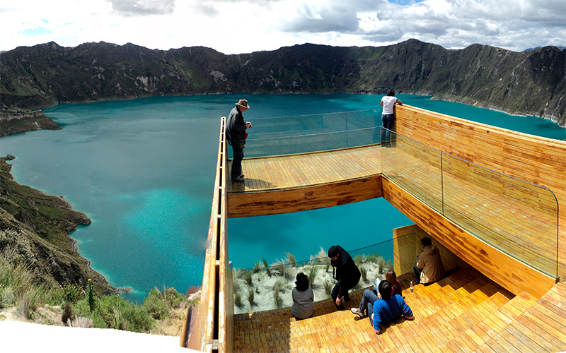 quilotoa ecuador highlands