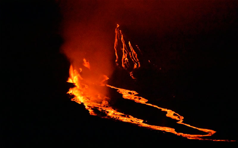 la cumbre volcano eruption galapagos islands ecuador